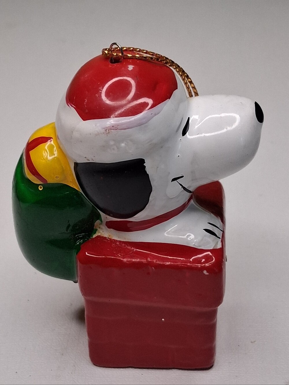 ​Vintage Snoopy Santa Hat In Red Box Ceramic Christmas Ornament Peanuts 1966